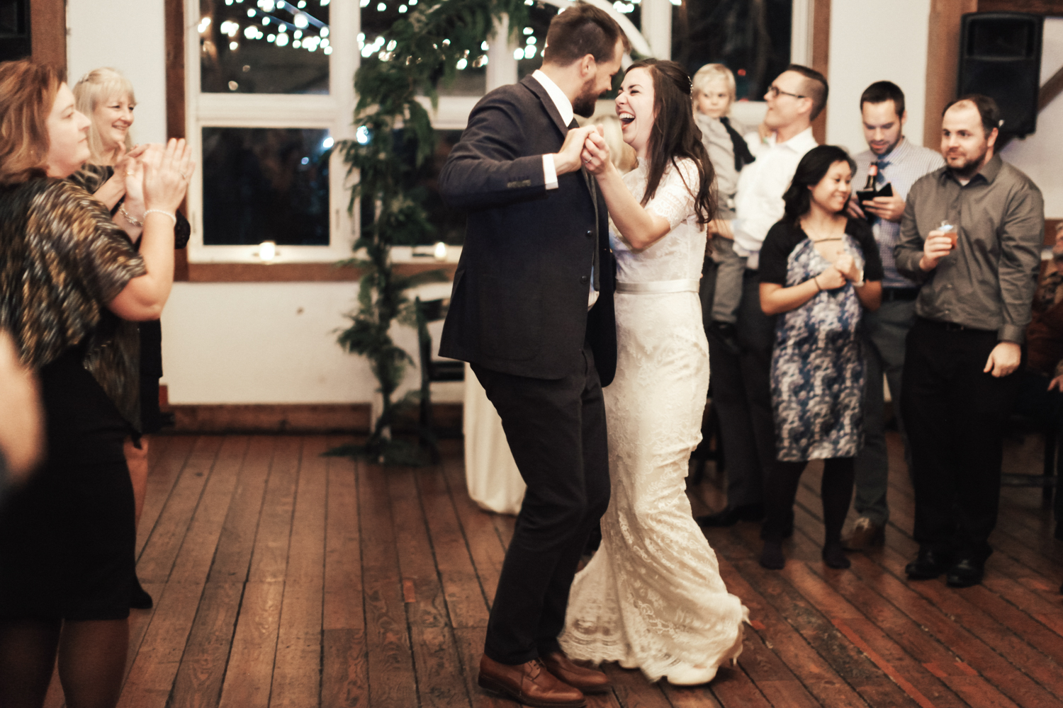 Samantha+Dan: The Byron Colby Barn Grayslake, IL - Oh So Lovely Photography